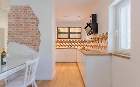 Apartment A&E